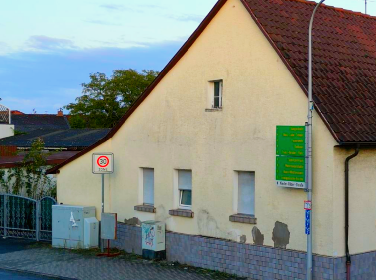 Einfamilienhaus mit Einliegerwohnung & Baugenehmigung in 64859 Eppertshausen